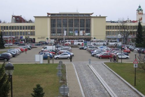 obrázek:Jihočeské divadlo opouští Metropol, program přesouvá do venkovních a náhradních prostor