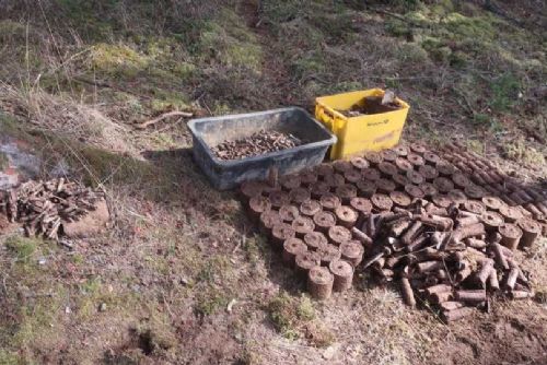 obrázek:Stovky válečných granátů u stavby D3. Pyrotechnici zasahují opakovaně