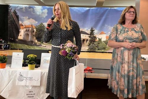 obrázek:V Prachaticích připomněli Mezinárodní den sociální práce tancem a robotem