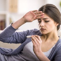 Nemocnost na Jihočesku klesá, nemocnice stále omezují návštěvy