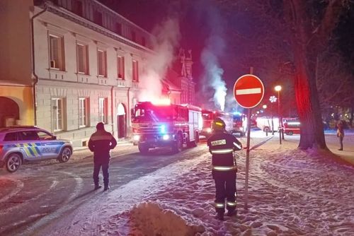 obrázek:Požár sauny v Horní Plané zranil pět hasičů, skončili v nemocnici